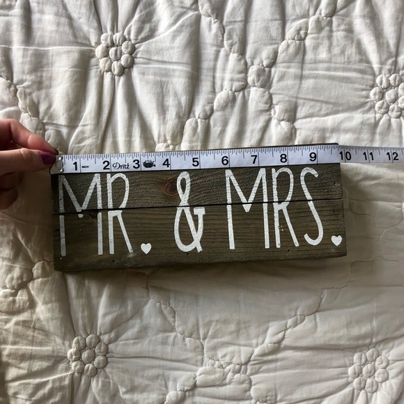 Mr. and Mrs. Wood Sign - Picture 4 of 6